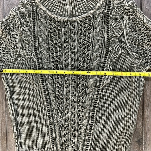 WHBM Sweater - Picture 8 of 9